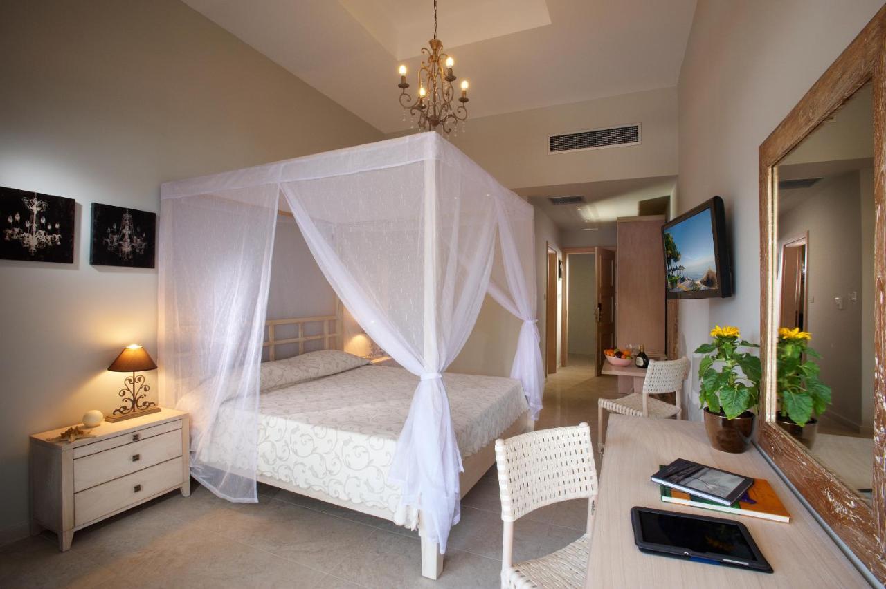 Portes Beach Hotel Nea Poteidaia Exterior photo