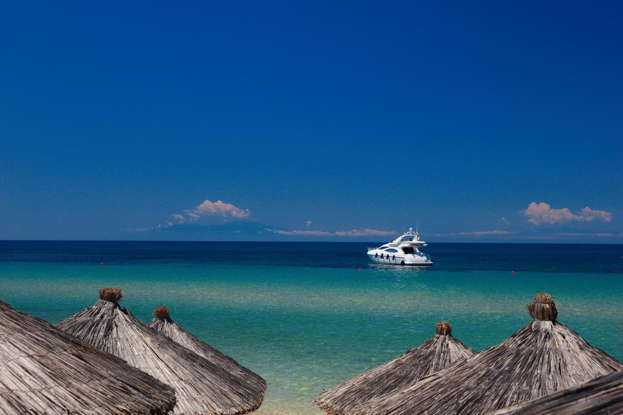Portes Beach Hotel Nea Poteidaia Exterior photo