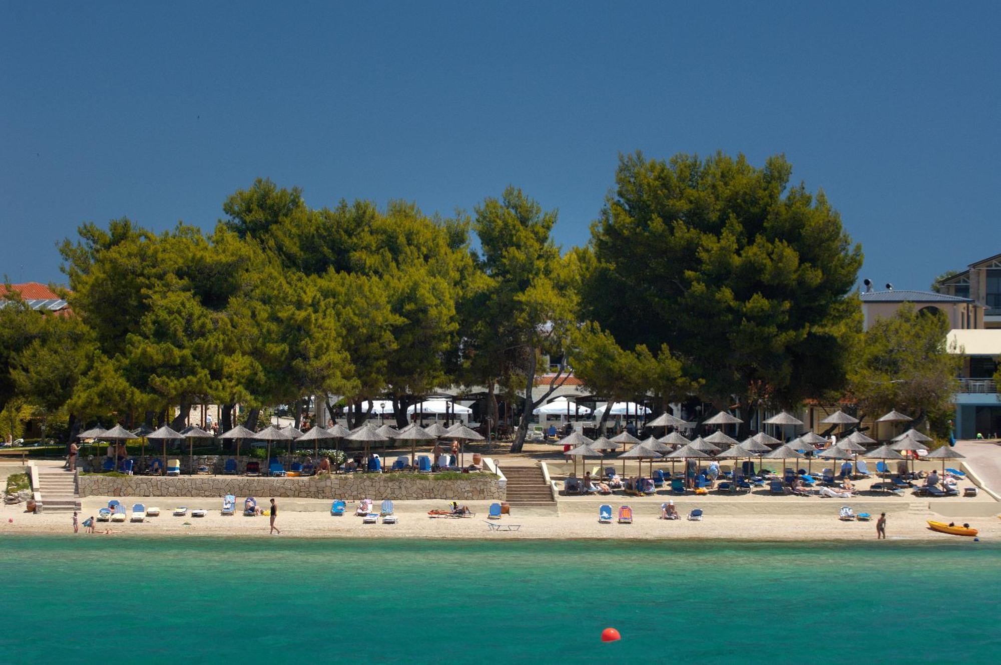 Portes Beach Hotel Nea Poteidaia Exterior photo