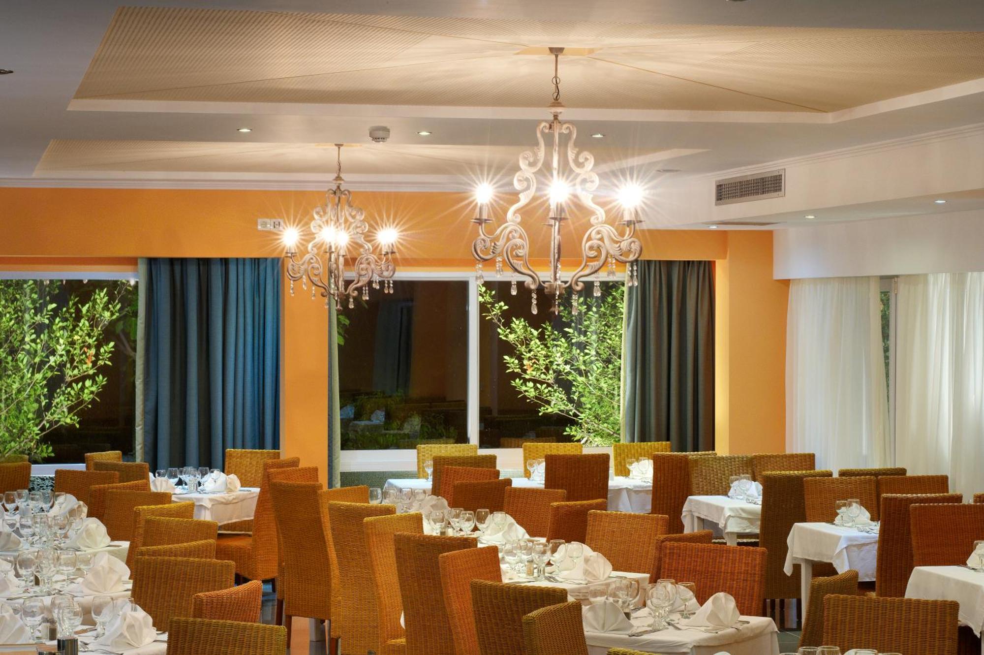 Portes Beach Hotel Nea Poteidaia Exterior photo