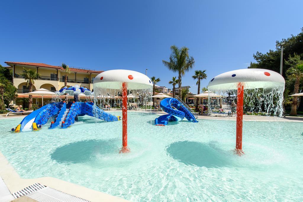 Portes Beach Hotel Nea Poteidaia Exterior photo