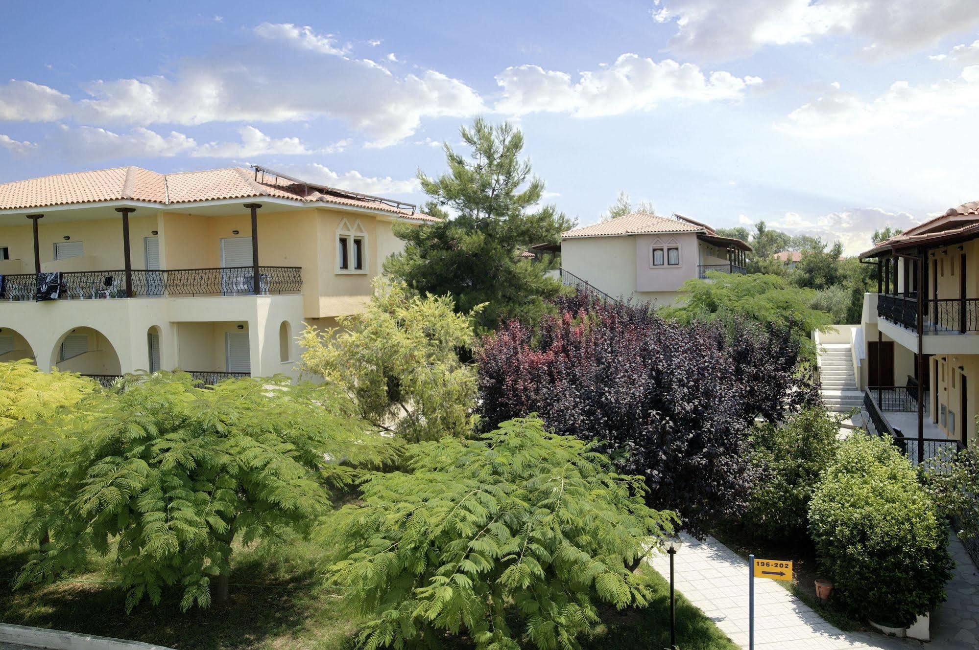 Portes Beach Hotel Nea Poteidaia Exterior photo