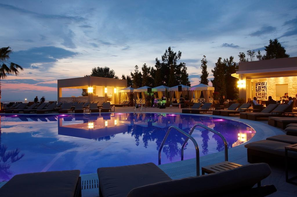 Portes Beach Hotel Nea Poteidaia Exterior photo