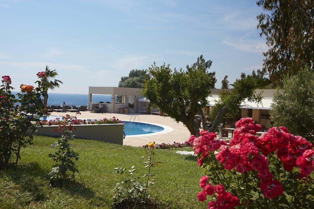 Portes Beach Hotel Nea Poteidaia Exterior photo