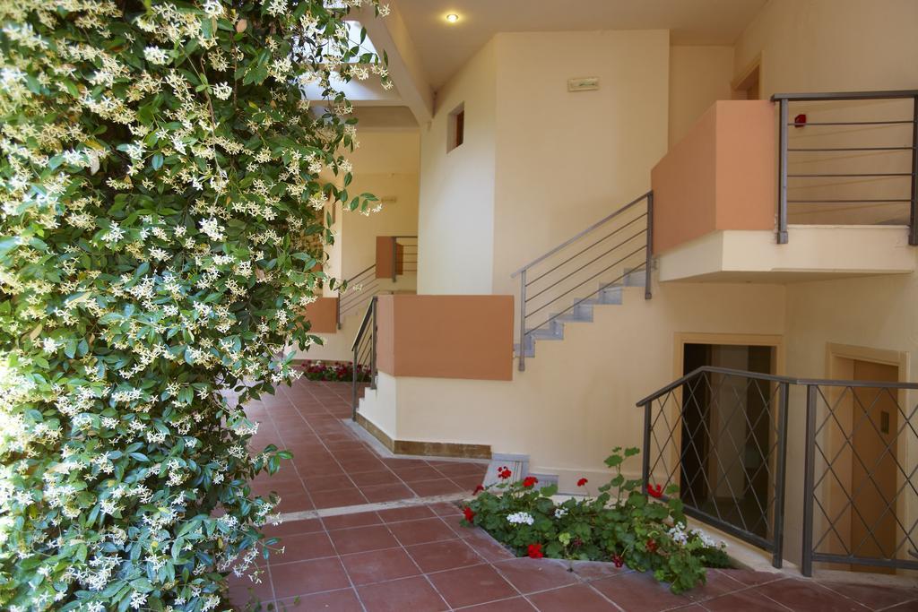 Portes Beach Hotel Nea Poteidaia Exterior photo