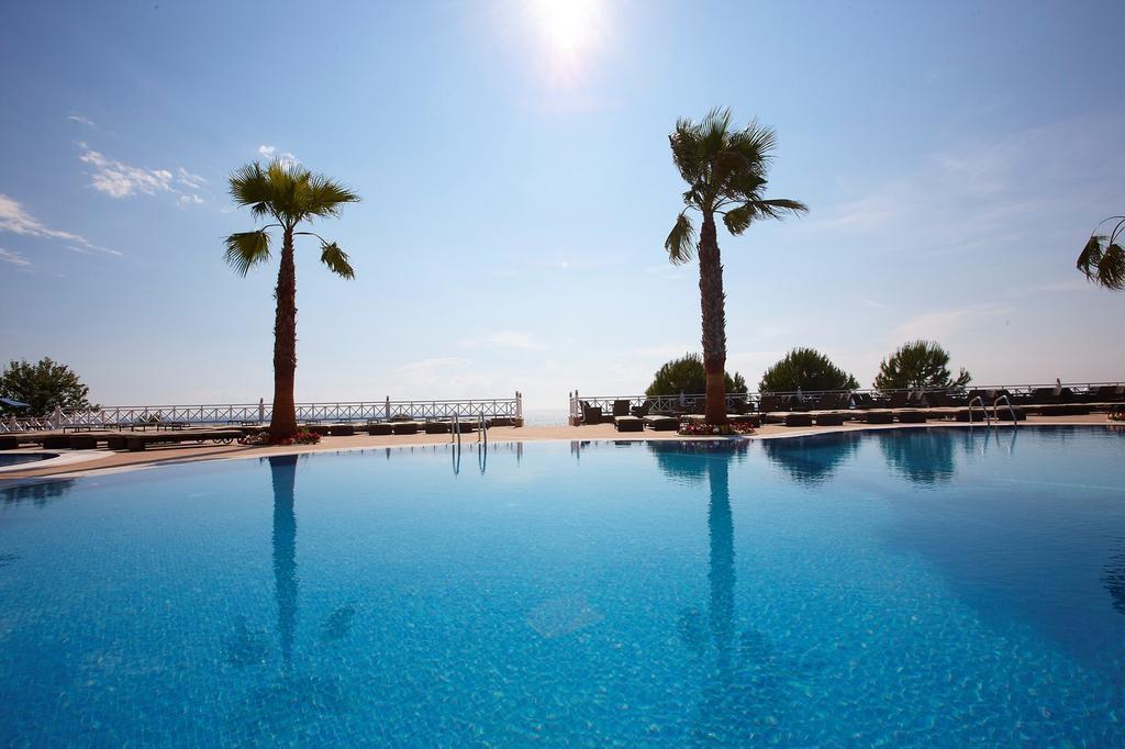 Portes Beach Hotel Nea Poteidaia Exterior photo