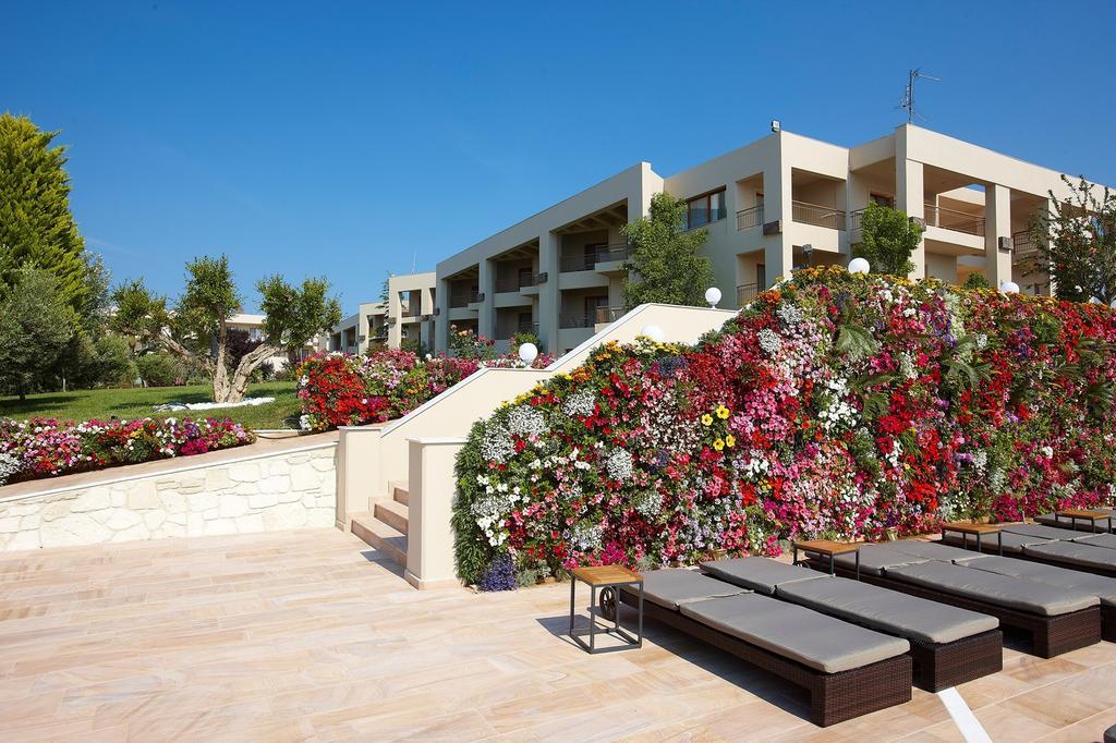 Portes Beach Hotel Nea Poteidaia Exterior photo