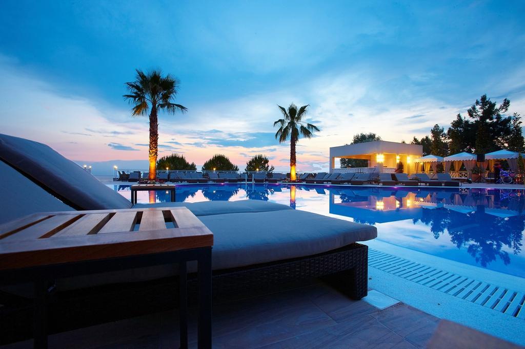 Portes Beach Hotel Nea Poteidaia Exterior photo