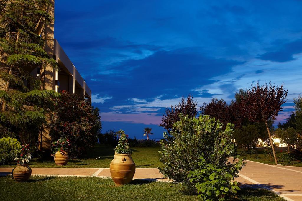 Portes Beach Hotel Nea Poteidaia Exterior photo